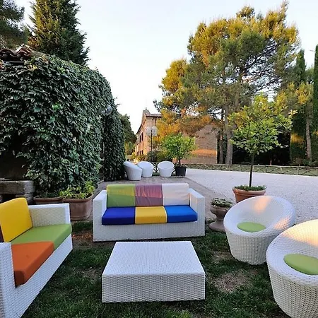 Sleeps 14 Pool Wifi Montemaggiore al Metauro