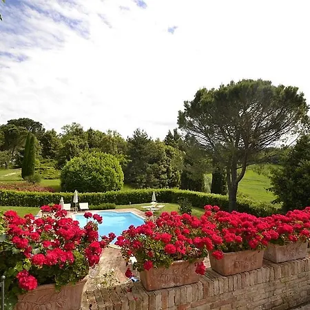 Sleeps 14 Pool Wifi * Montemaggiore al Metauro